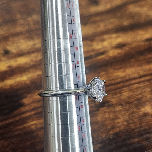 💖White Gold Plated Ring with CZ Gemstone - Picture 3 of 5